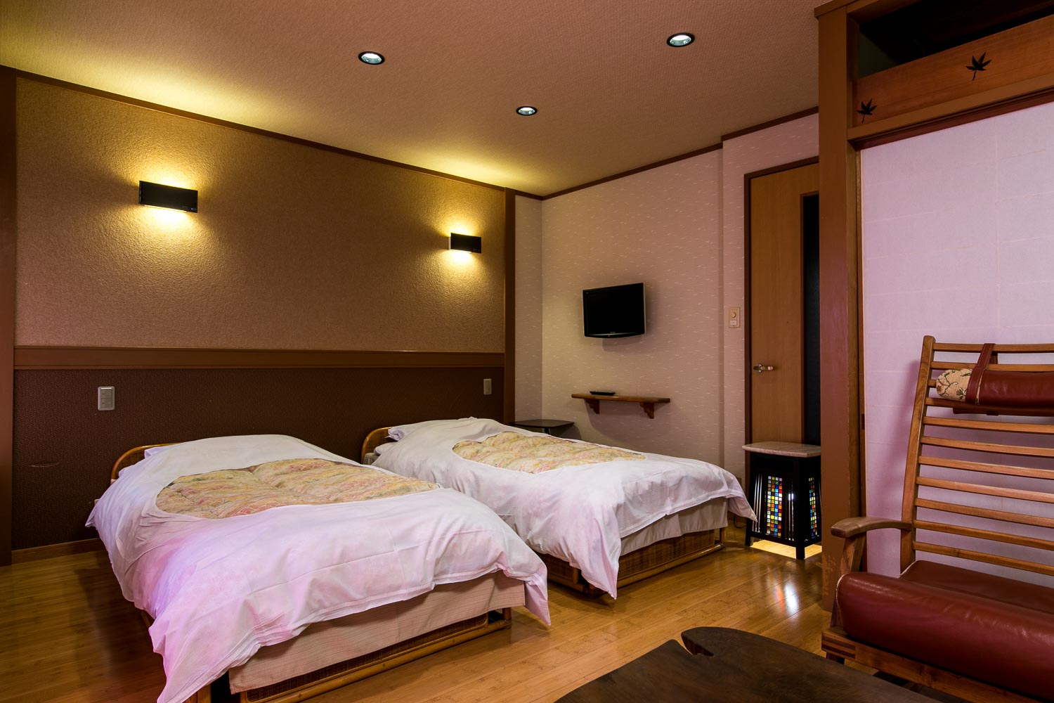 ベッドルーム+和室10畳